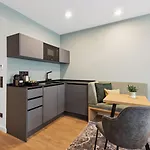 Ξενοδοχείο με διαμερίσματα Limehome Munich Schwanthalerstr 4*
