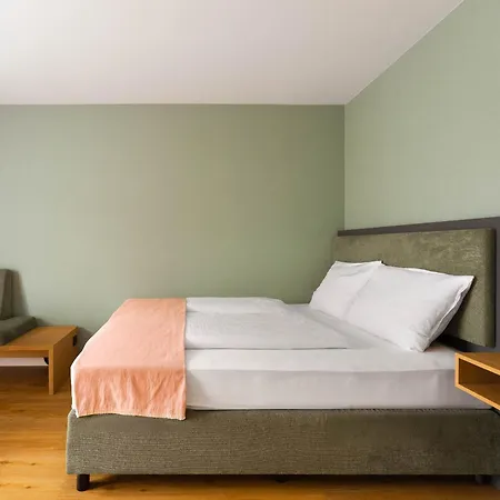 Ξενοδοχείο με διαμερίσματα Limehome Schwanthalerstr 4*